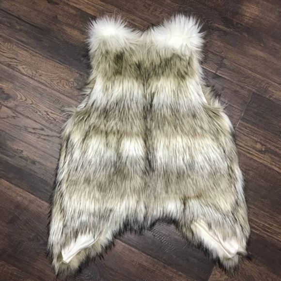The Impeccable Pig Faux Fur Vest - Picture 2 of 8